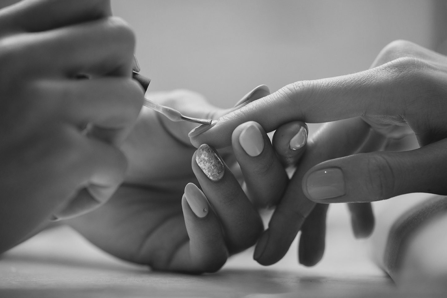 Maniküre mit nudefarbenem Shellac im Beautyloft Bremen, Makroaufnahme
